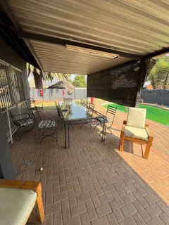 4 Bedroom house for sale in Brackendowns