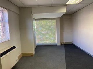 224 sqm Office To Let in Fourways