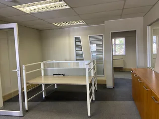224 sqm Office To Let in Fourways
