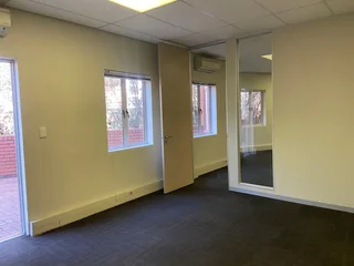 224 sqm Office To Let in Fourways