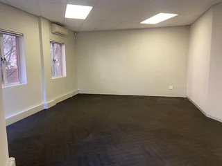 224 sqm Office To Let in Fourways