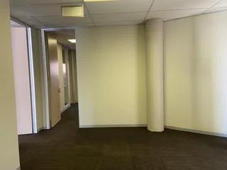 224 sqm Office To Let in Fourways