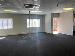 224 sqm Office To Let in Fourways
