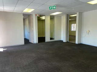 224 sqm Office To Let in Fourways