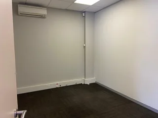 224 sqm Office To Let in Fourways