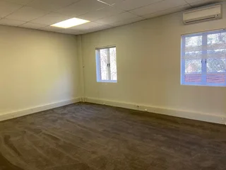 224 sqm Office To Let in Fourways