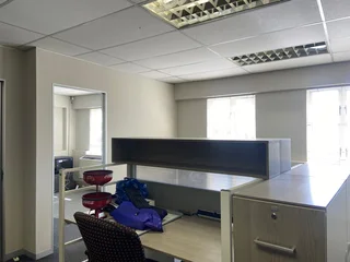 224 sqm Office To Let in Fourways