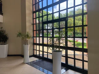 512 sqm Office To Let in Bryanston