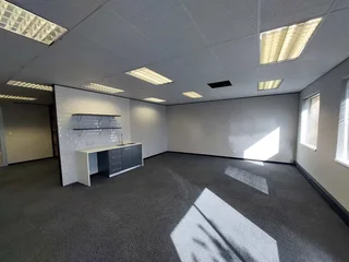 99 sqm office to Let in Bedfordview