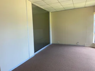512 sqm Office To Let in Bryanston