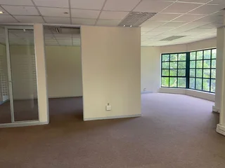 512 sqm Office To Let in Bryanston