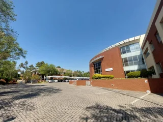 99 sqm office to Let in Bedfordview