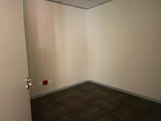 512 sqm Office To Let in Bryanston