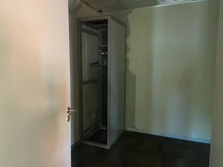 512 sqm Office To Let in Bryanston