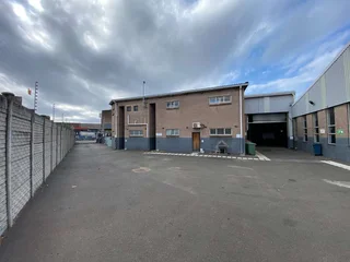 2700m2 Warehouse with 3000 AMPS POWER!!