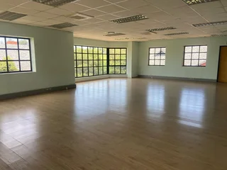 512 sqm Office To Let in Bryanston