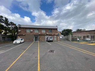 2700m2 Warehouse with 3000 AMPS POWER!!