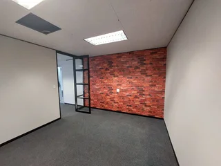 99 sqm office to Let in Bedfordview