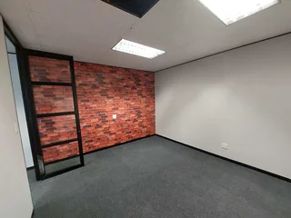 99 sqm office to Let in Bedfordview