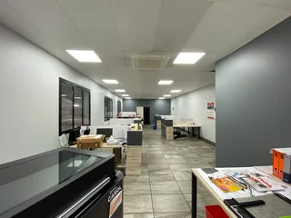 2700m2 Warehouse with 3000 AMPS POWER!!