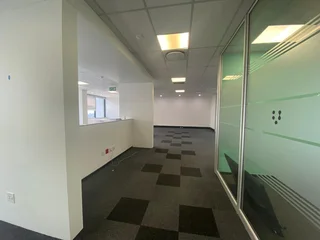350 sqm Office To Let in Bryanston