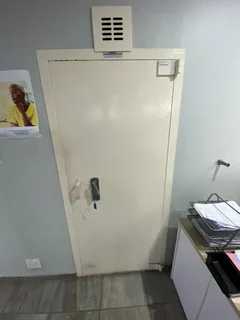 2700m2 Warehouse with 3000 AMPS POWER!!