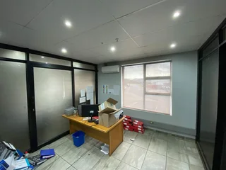 2700m2 Warehouse with 3000 AMPS POWER!!