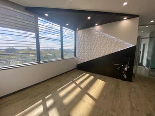 350 sqm Office To Let in Bryanston