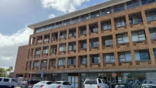 Spacious 4th Floor Office in Louwville Place – 794m²