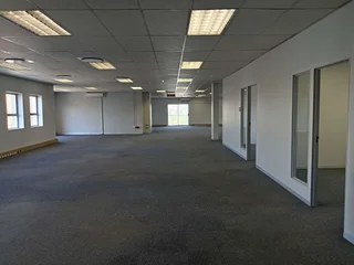 562m² Office to rent Sunninghill