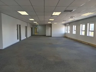 562m² Office to rent Sunninghill
