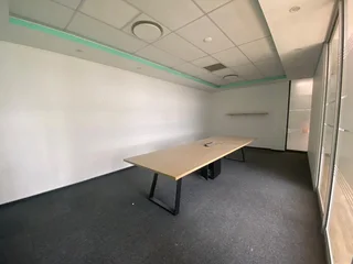 350 sqm Office To Let in Bryanston