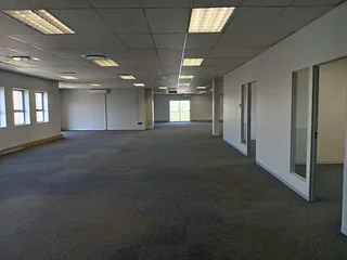562m² Office to rent Sunninghill