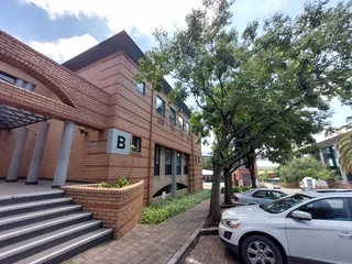 Large unmatched Tenant Incentive at this 470 sqm Office