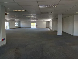 562m² Office to rent Sunninghill