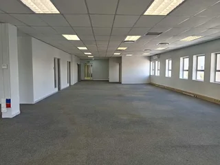 562m² Office to rent Sunninghill