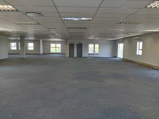 562m² Office to rent Sunninghill