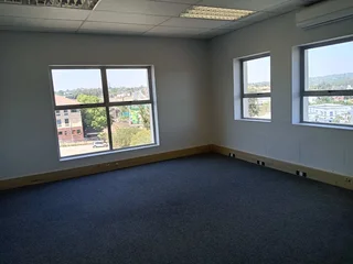 562m² Office to rent Sunninghill