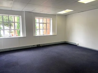 338 sqm Office To Let in Bryanston