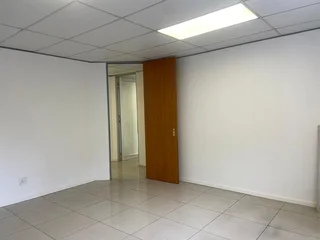 338 sqm Office To Let in Bryanston