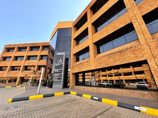 464 sqm Office to Let in Sandton