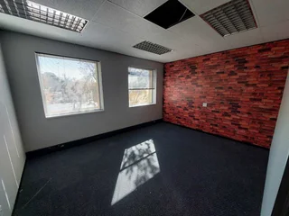 68 sqm Office to let in Bedfordview