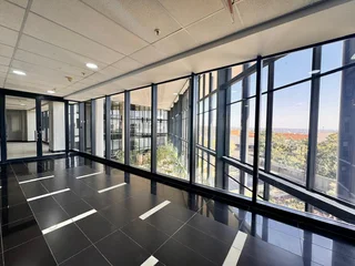 644 sqm Office to Let in Sandton