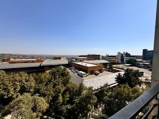 644 sqm Office to Let in Sandton