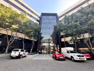 644 sqm Office to Let in Sandton