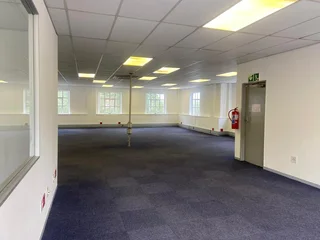 338 sqm Office To Let in Bryanston