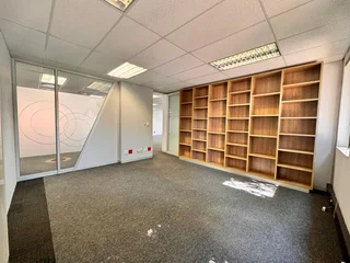 596 sqm Office to Let in Sandton