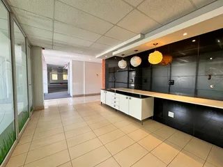 596 sqm Office to Let in Sandton