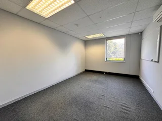 596 sqm Office to Let in Sandton