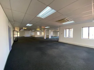 513 sqm Office To Let in Bryanston